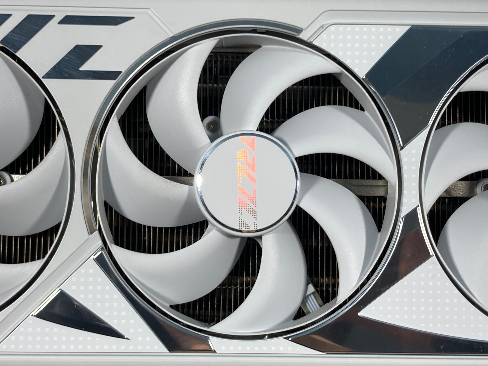 BH 2 GET 1 OFFER ASUS ROG Stri - Rtx 4090 24Gb Graphics Card 评论和价格